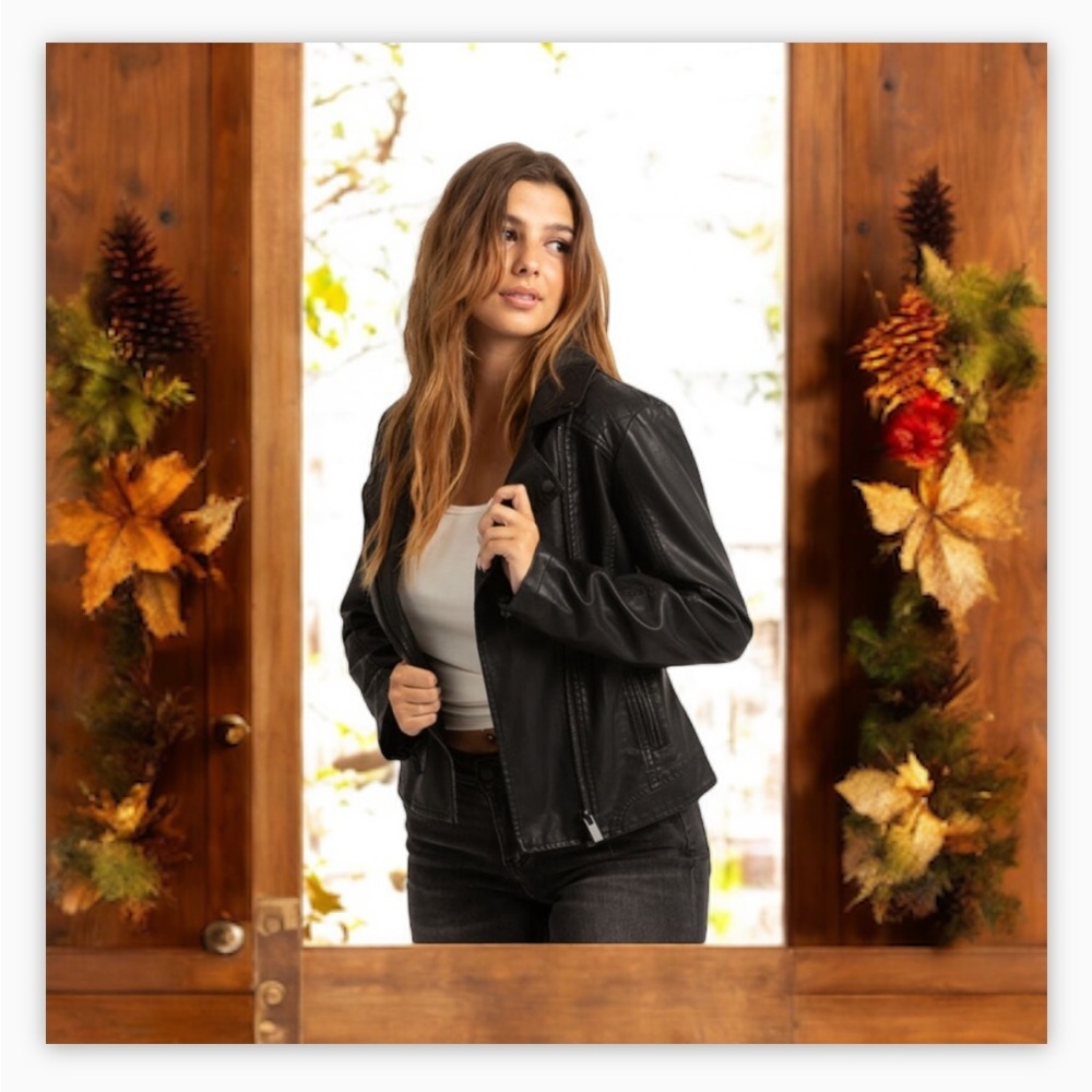 Kismet Black Vegan Leather Moto Jacket Size
Large EUC